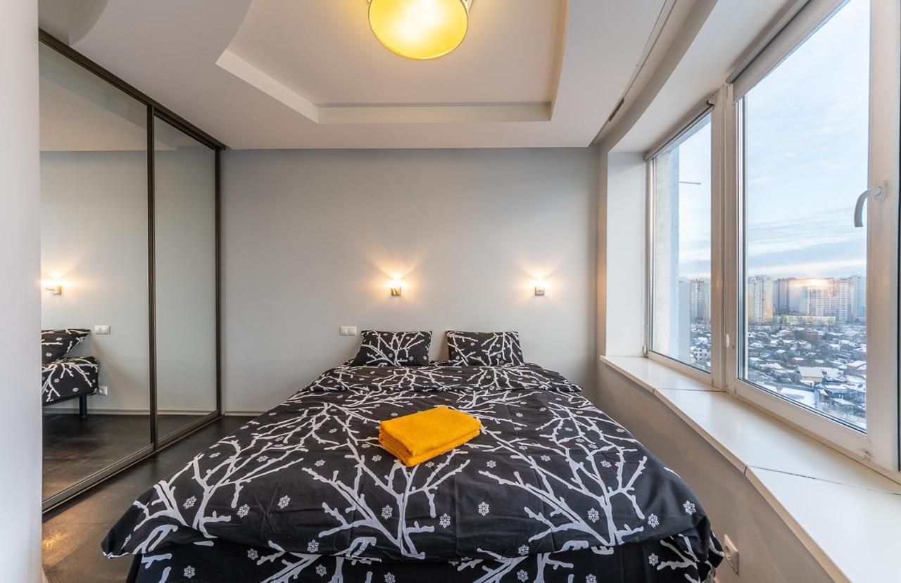 Luxury Apartment, Dniprovska Embankment26, Sokorki Kyiv Exterior photo